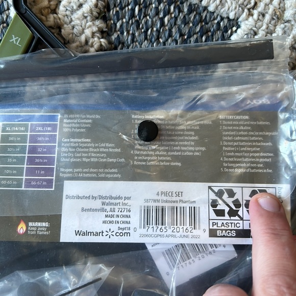 Fun World Halloween Costume Unknown Phantom fade in and out~lights up! Boy XL 14 - Picture 7 of 8